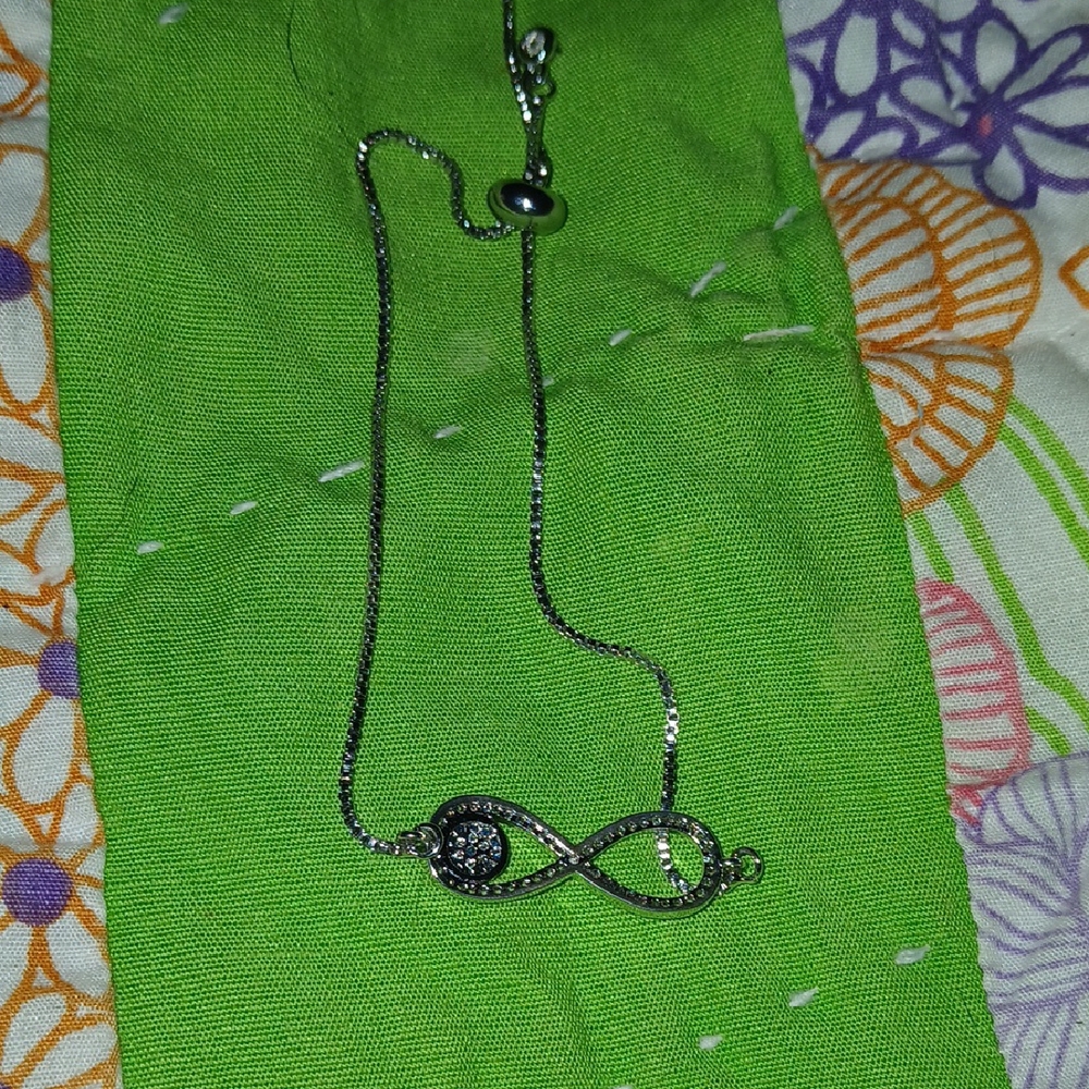 silver adjustable Infinity bracelet - Picture 4 of 4